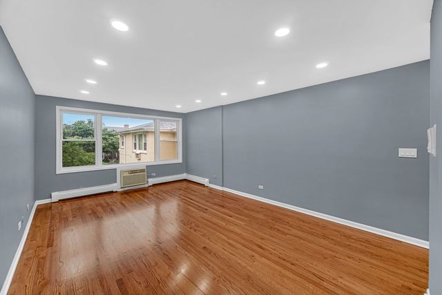 5700 W Montrose Avenue 3D, Chicago, IL 60634