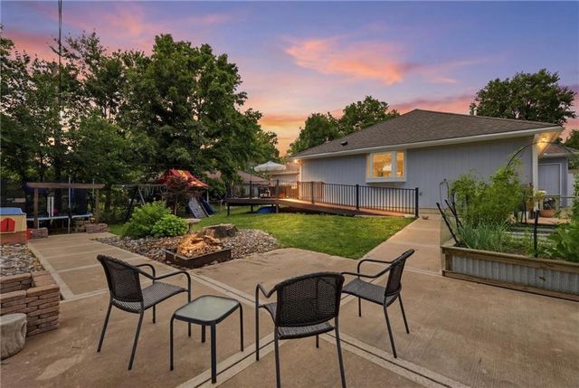 1203 Charles Street, Harrisonville, MO 64701
