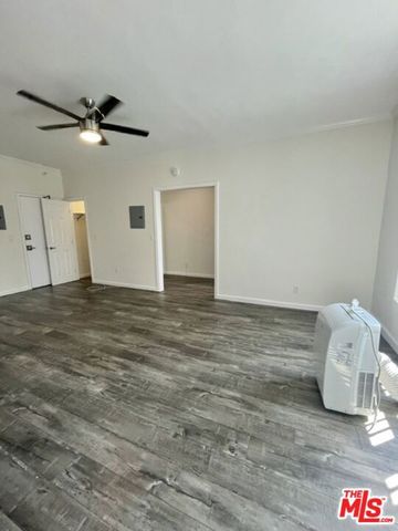 814 S Hobart Boulevard 404, Los Angeles, CA 90005