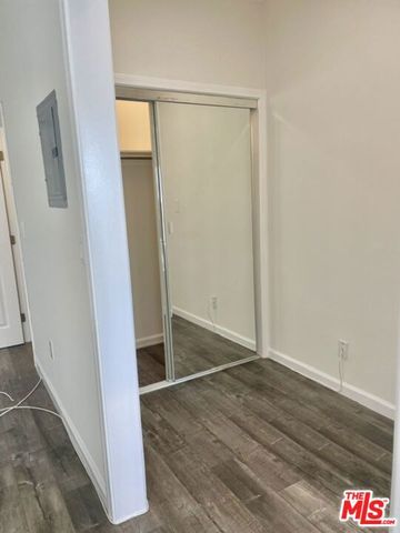 814 S Hobart Boulevard 404, Los Angeles, CA 90005