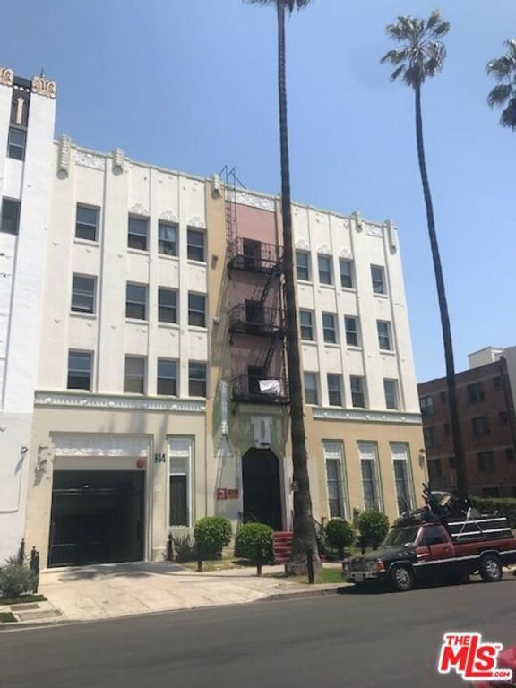 814 S Hobart Boulevard 404, Los Angeles, CA 90005