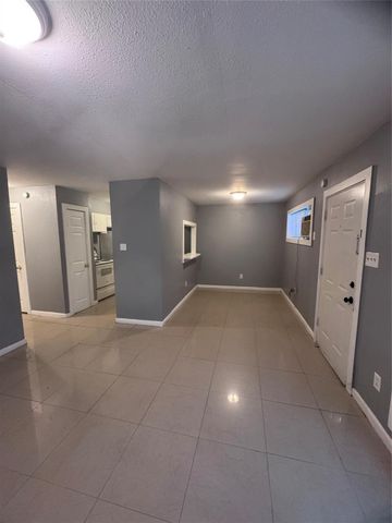 4807 Mallow Street 5, Houston, TX 77033