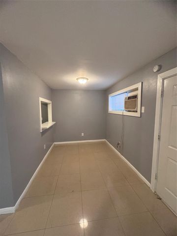 4807 Mallow Street 5, Houston, TX 77033