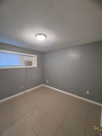 4807 Mallow Street 5, Houston, TX 77033