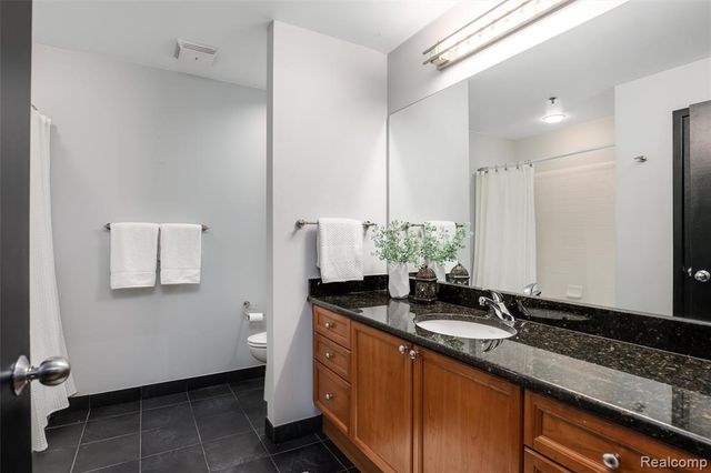 200 River Pl 13, Detroit, MI 48207