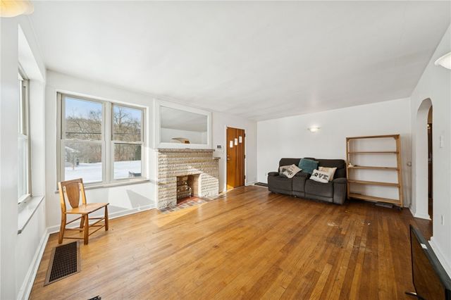 2916 6th Ave, Beaver Falls, PA 15010