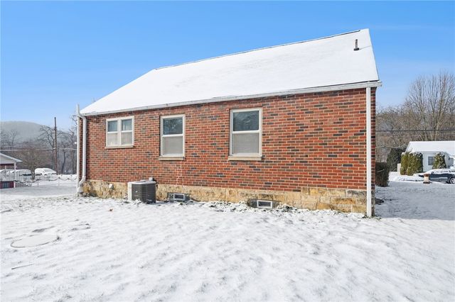 2916 6th Ave, Beaver Falls, PA 15010