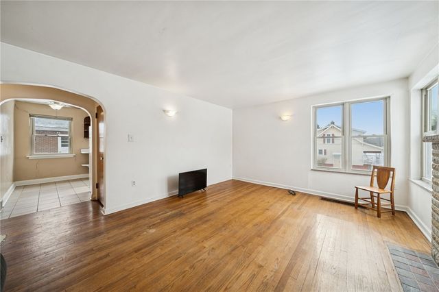 2916 6th Ave, Beaver Falls, PA 15010