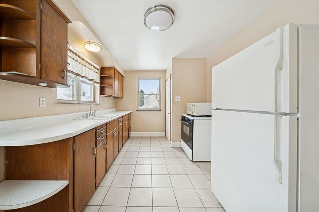 2916 6th Ave, Beaver Falls, PA 15010