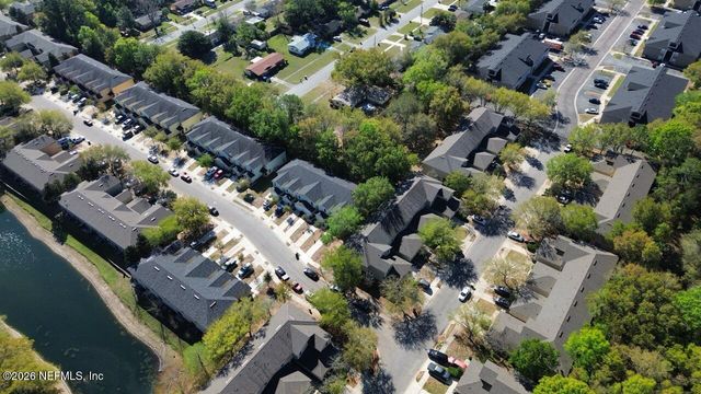 7880 PLAYSCHOOL Lane, Jacksonville, FL 32210