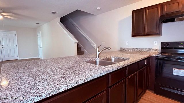 7880 PLAYSCHOOL Lane, Jacksonville, FL 32210