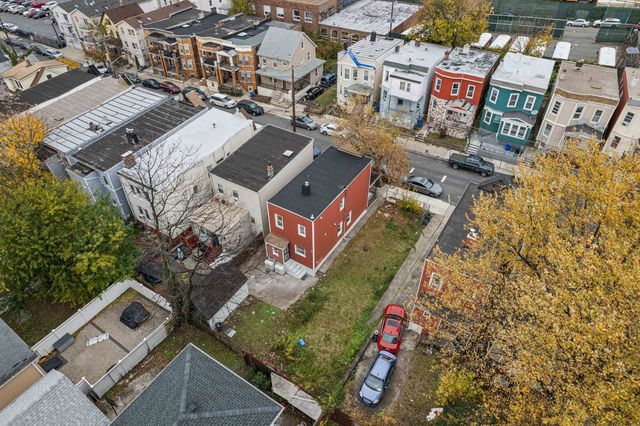 299 CLAREMONT AVE, Jc, West Bergen, NJ 07305