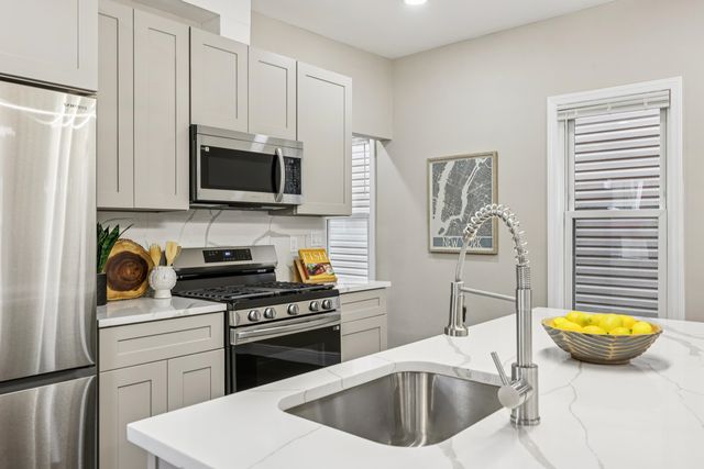 299 CLAREMONT AVE, Jc, West Bergen, NJ 07305