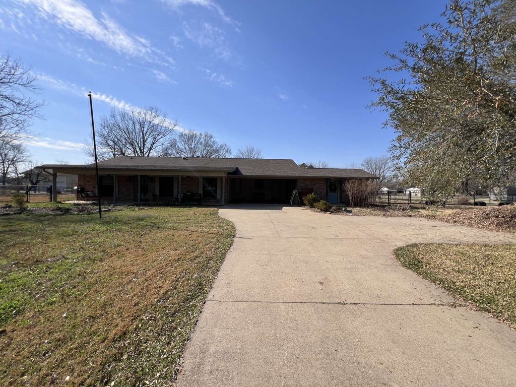 2201 Hickory Ridge Drive, Bossier City, LA 71111