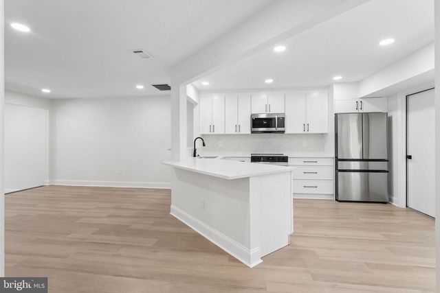 911 CHANTICLEER, Cherry Hill, NJ 08003