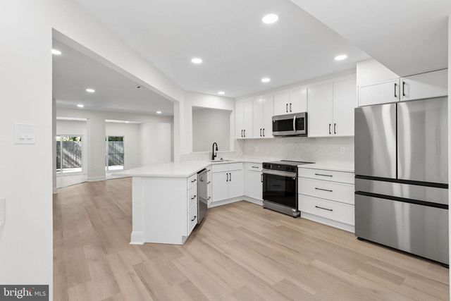 911 CHANTICLEER, Cherry Hill, NJ 08003