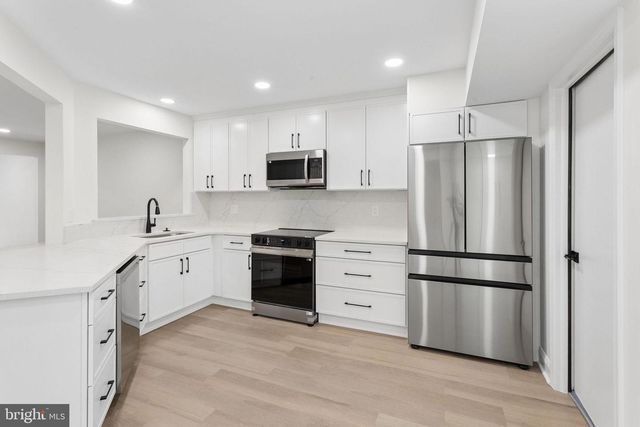 911 CHANTICLEER, Cherry Hill, NJ 08003