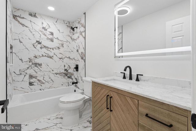 911 CHANTICLEER, Cherry Hill, NJ 08003
