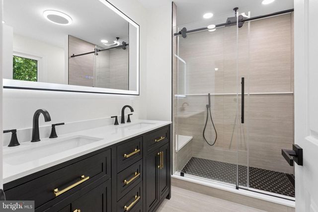 911 CHANTICLEER, Cherry Hill, NJ 08003