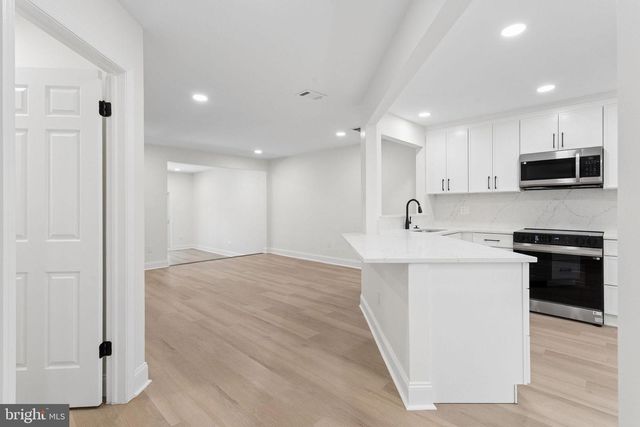 911 CHANTICLEER, Cherry Hill, NJ 08003