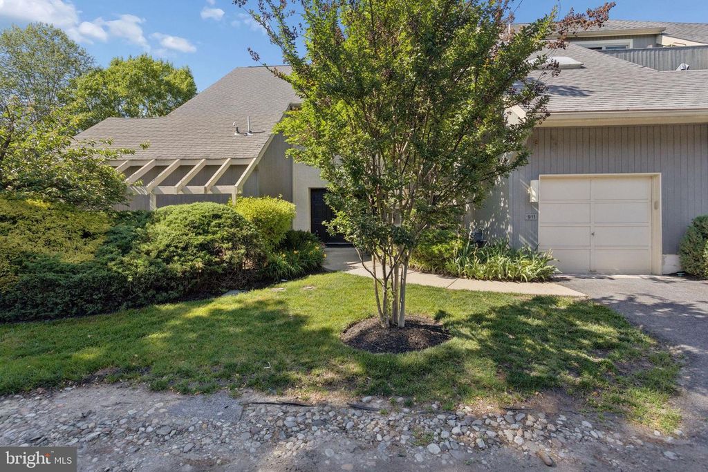 911 CHANTICLEER, Cherry Hill, NJ 08003