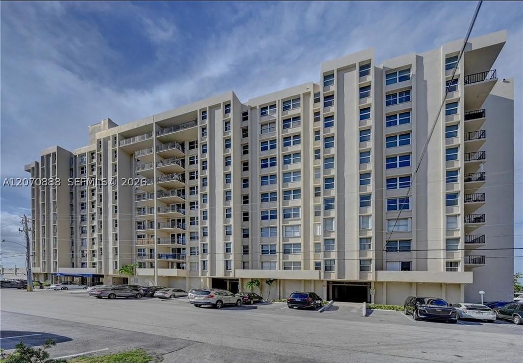 2881 NE 33rd Ct 5G, Fort Lauderdale, FL 33306