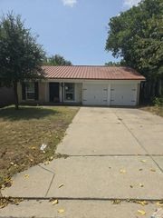 8409 Wyatt Drive, White Settlement, TX 76108