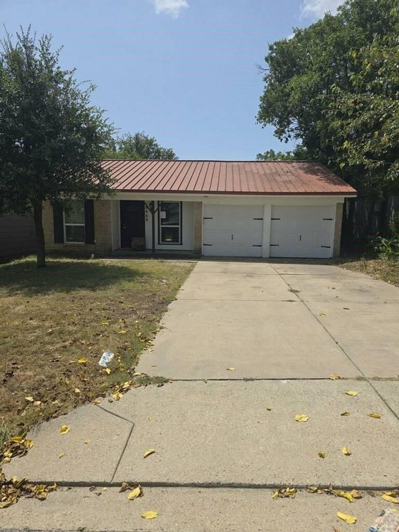 8409 Wyatt Drive, White Settlement, TX 76108