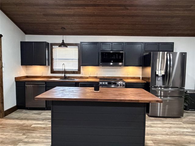 522 Crestwood Drive, Eastland, TX 76448