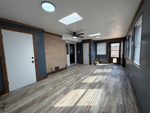 522 Crestwood Drive, Eastland, TX 76448