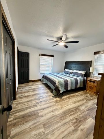 522 Crestwood Drive, Eastland, TX 76448