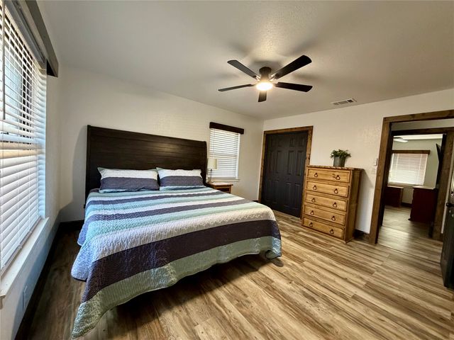 522 Crestwood Drive, Eastland, TX 76448