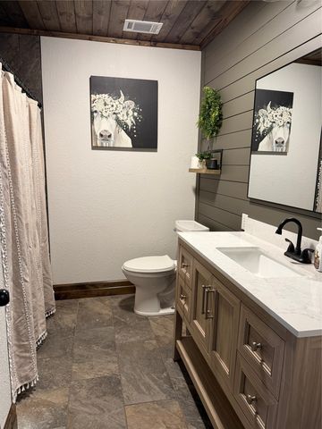 522 Crestwood Drive, Eastland, TX 76448