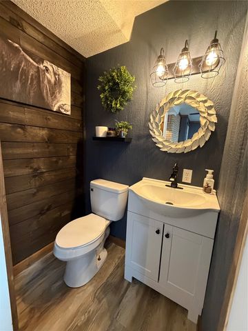 522 Crestwood Drive, Eastland, TX 76448