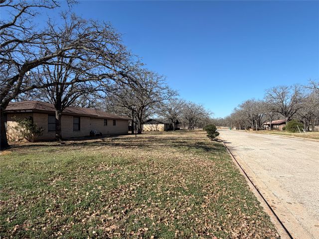 522 Crestwood Drive, Eastland, TX 76448