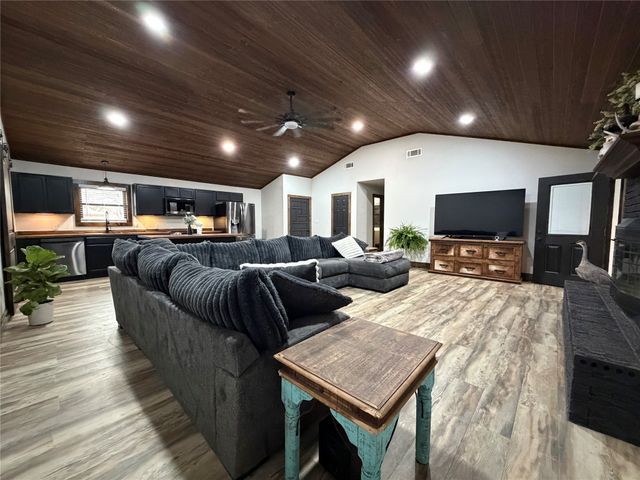 522 Crestwood Drive, Eastland, TX 76448