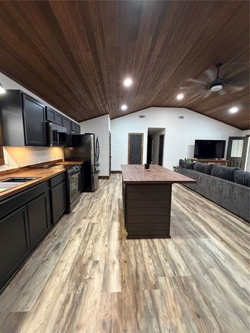 522 Crestwood Drive, Eastland, TX 76448