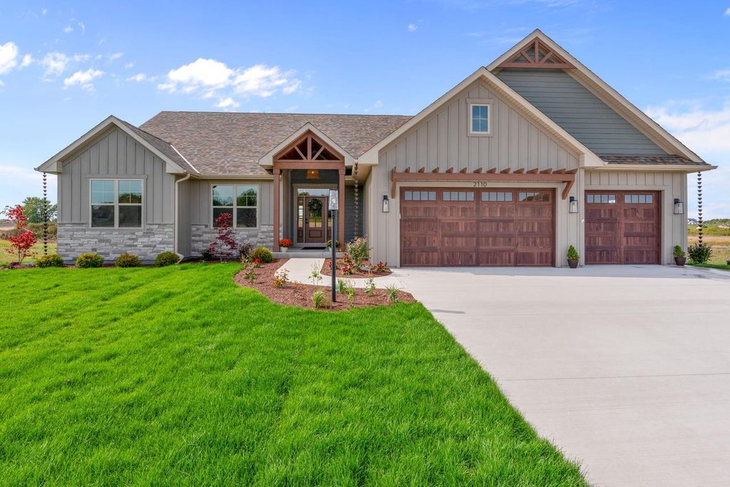 2110 Highland WAY, Sturtevant, WI 53177
