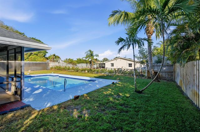 1569 NE Amy Avenue, Jensen Beach, FL 34957