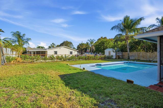 1569 NE Amy Avenue, Jensen Beach, FL 34957
