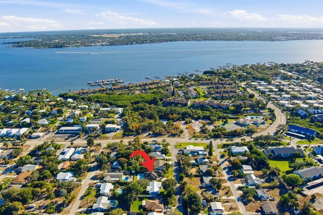 1569 NE Amy Avenue, Jensen Beach, FL 34957