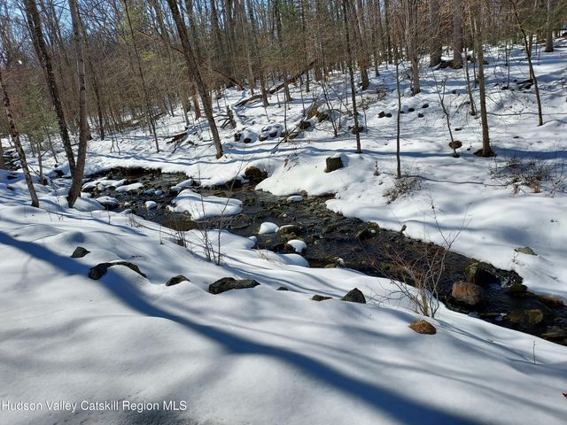 316 Mohonk Road, High Falls, NY 12440