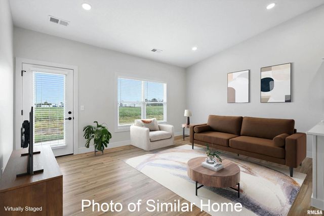 430 N 2ND Avenue, Eldridge, IA 52748