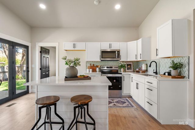 4850 N Bluegrass Ave, Boise, ID 83703