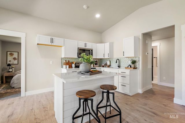 4850 N Bluegrass Ave, Boise, ID 83703