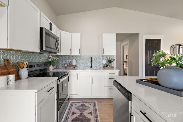 4850 N Bluegrass Ave, Boise, ID 83703