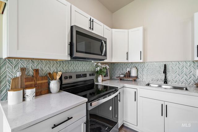 4850 N Bluegrass Ave, Boise, ID 83703