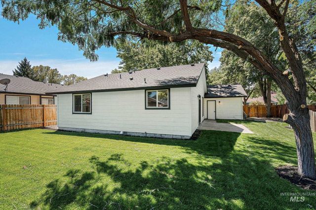 4850 N Bluegrass Ave, Boise, ID 83703