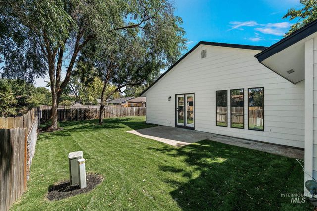 4850 N Bluegrass Ave, Boise, ID 83703