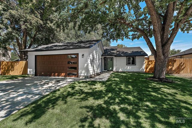 4850 N Bluegrass Ave, Boise, ID 83703